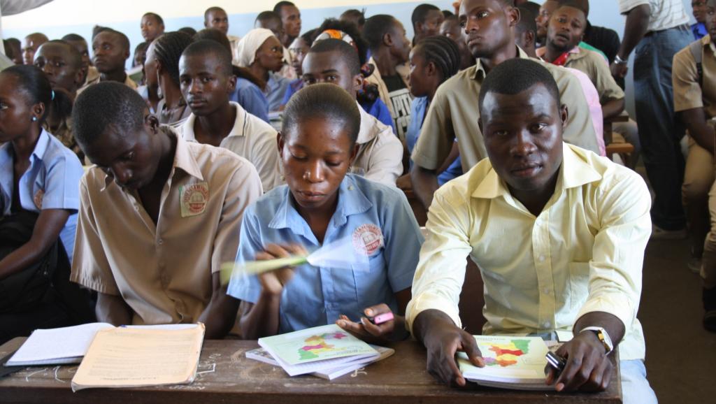 Des lycéens congolais à Brazzaville. AFP PHOTO / GUY-GERVAIS KITINA
