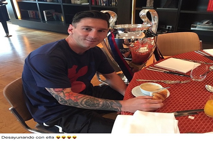 Barça : Quand Messi prend son petit déjeuner avec la Coupe