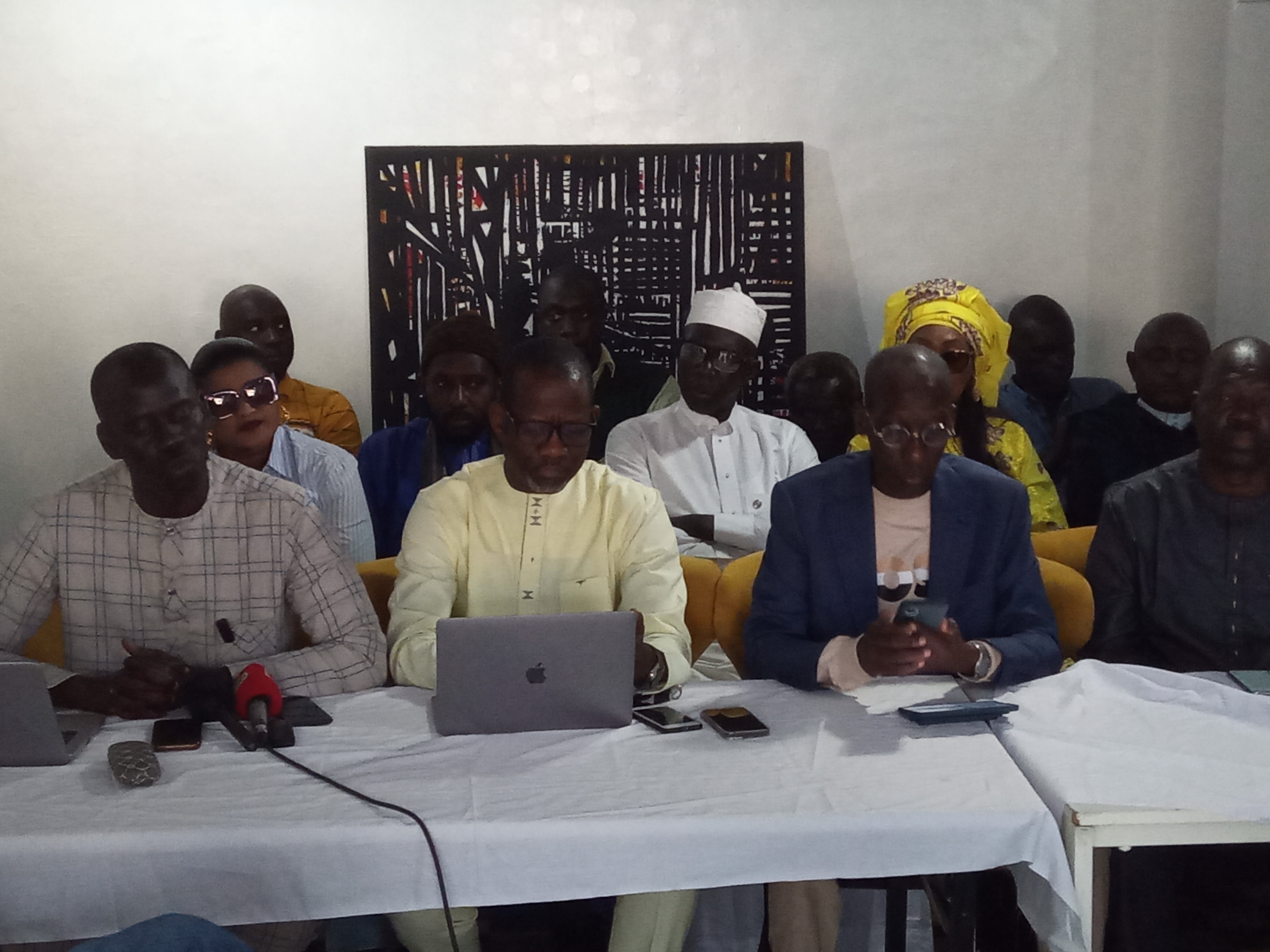 Convocation du collège électoral: les candidats dits spoliés vont attaquer le décret auprès de la Cour suprême