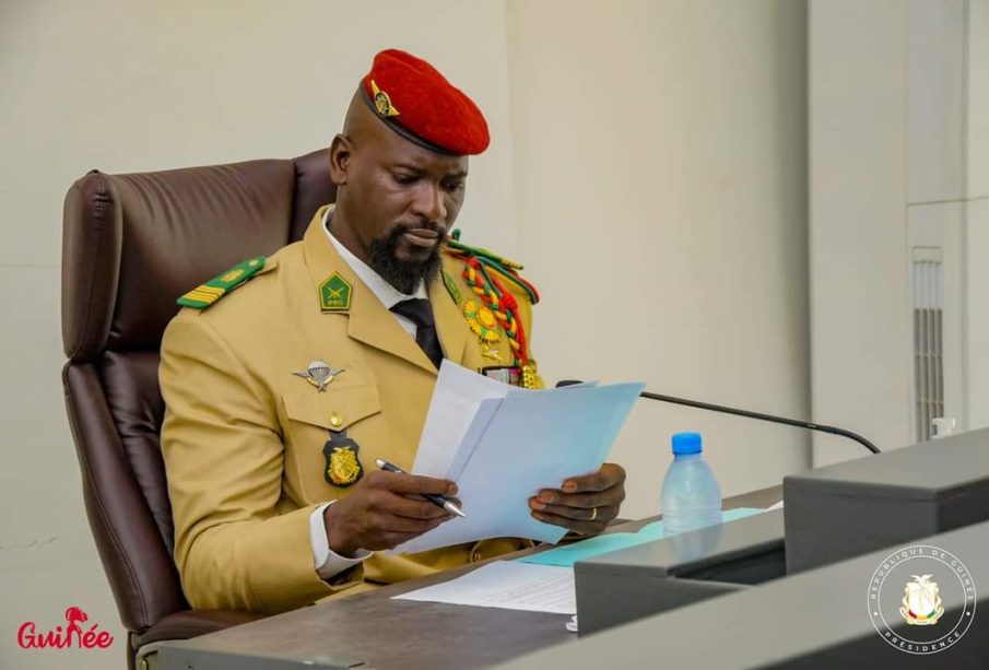Guinée : limogeage des directeurs généraux des sociétés d’électricité et des pétroles