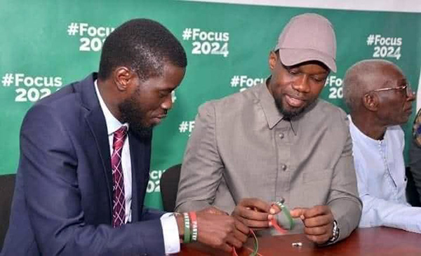 Les chroniques de Achille Niang: " Sonko n'est pas prisonnier de ses principes ..."