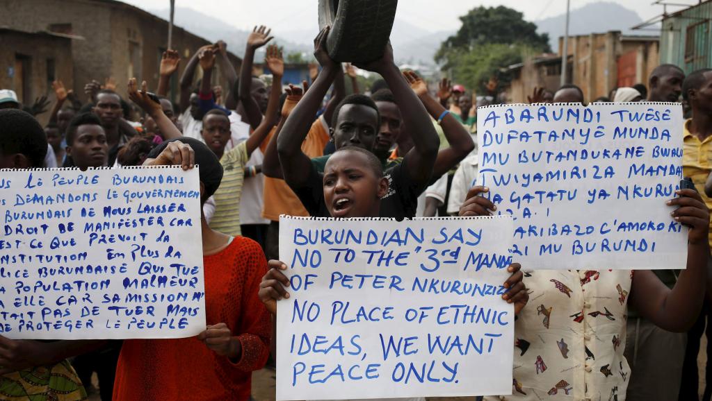 Des opposants au président burundais Nkurunziza à Bujumbura, le 4 juin 2015. REUTERS/Goran Tomasevic