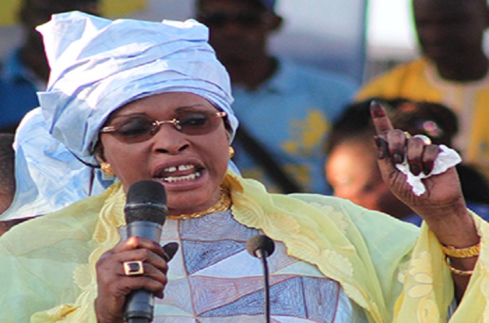 «Mardi j’ai pleuré chez Me Wade » : Awa Diop.