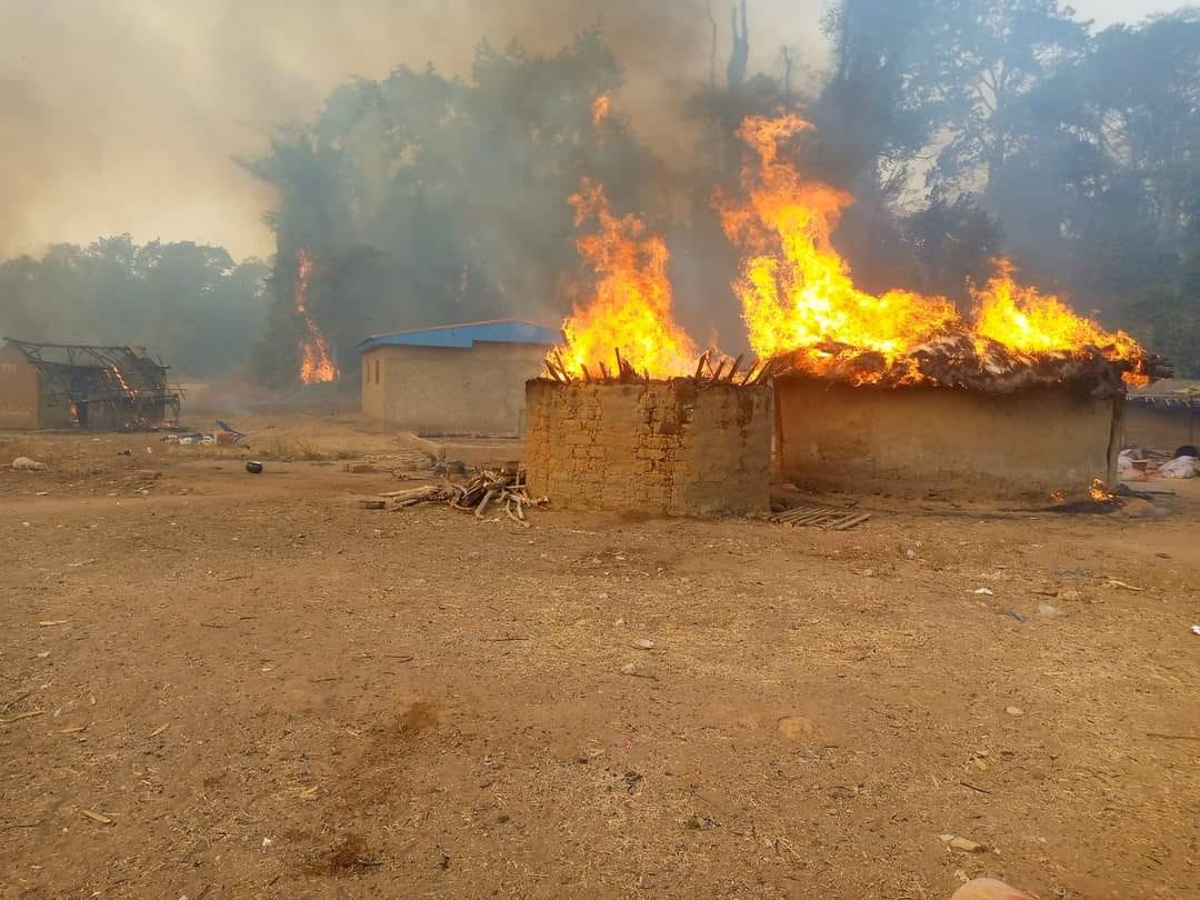 Incendie tragique à Koumafélé (Kédougou) : un homme handicapé moteur meurt, piégé par les flammes