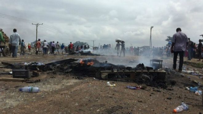 Colère dans un bidonville à Accra