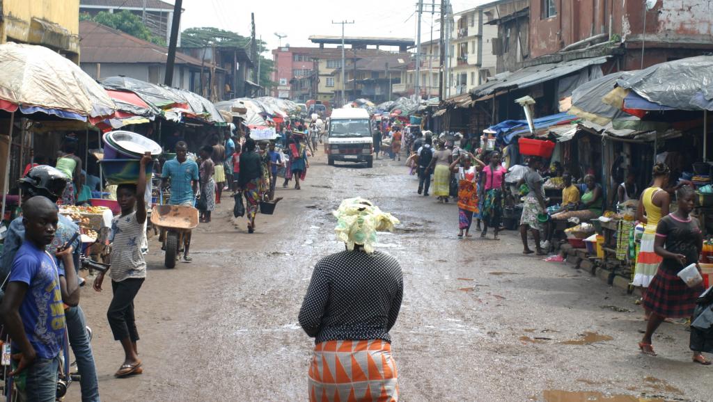 De nouveaux cas de contaminations ont été recensés dans la capitale, Freetown. Photo: Daniel Finnan