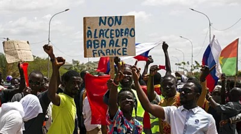 Le Burkina Faso expulse 3 diplomates français