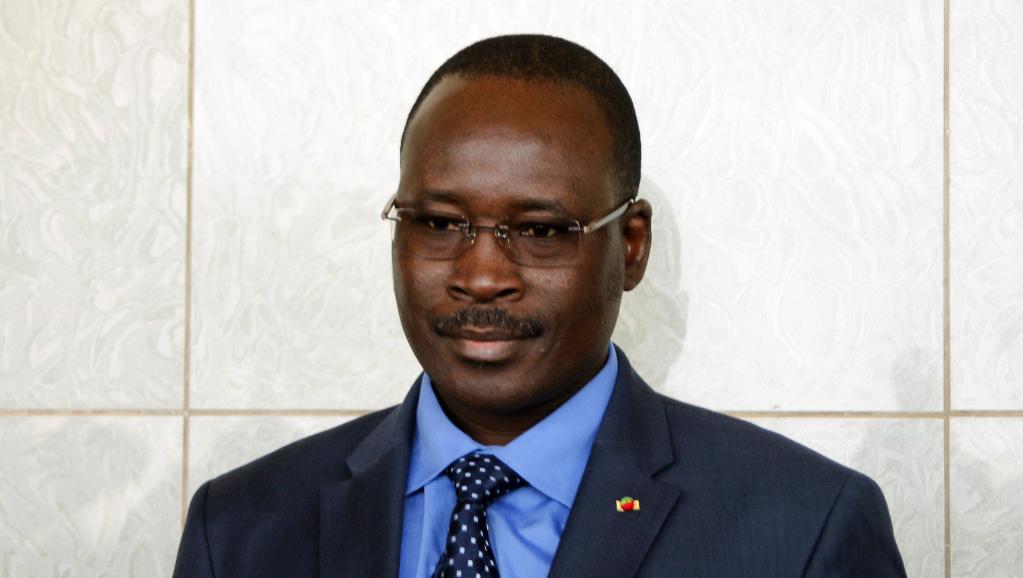 Le Premier ministre burkinabè Isaac Zida la garde présidentielle.