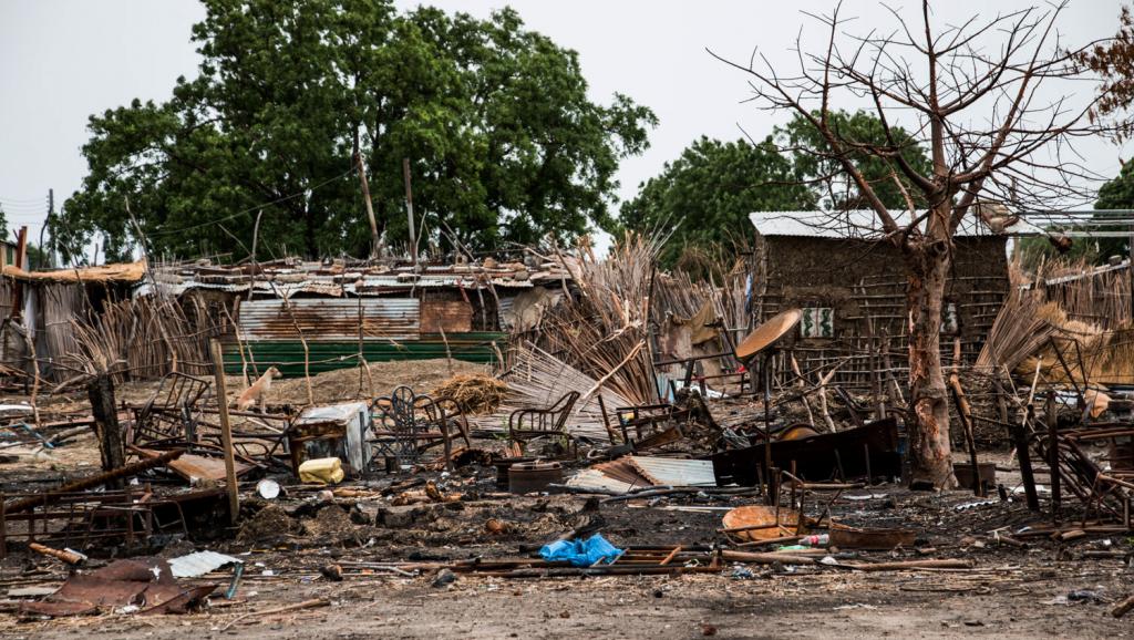Photo prise le 10 juin 2015 de restes de magasins de la ville de Melut, au Soudan du Sud. Ils ont été détruits lors de récents combats. AFP PHOTO/WORLD VISION/A.HAMER