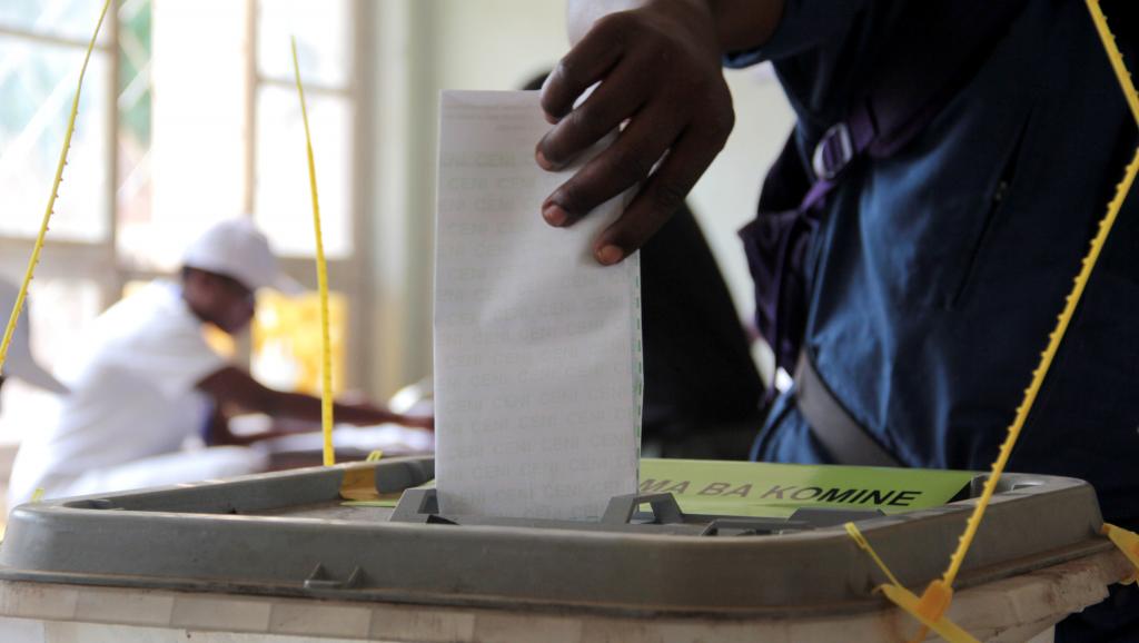 Opération de vote à Bujumbura, Burundi, le 29 juin 2015. AFP PHOTO/ LANDRY NSHIMIYE
