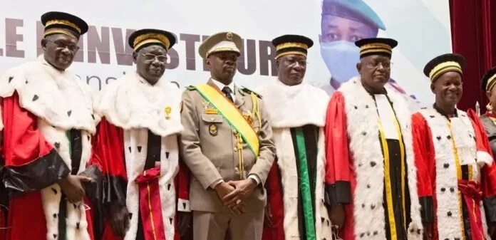 Mali : la Cour constitutionnelle «incompétente» sur la suspension des activités des partis