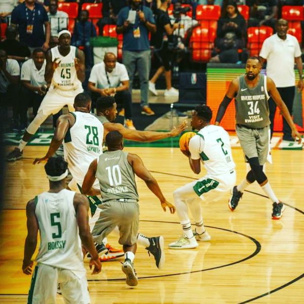 Basket Africa League : Harouna Abdoulaye de l'AS Douanes claque 35 points à l’US Monastir