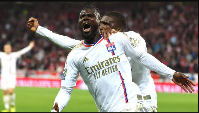 Ligue 1 : Lyon renverse Lille et se rapproche de l’Europe