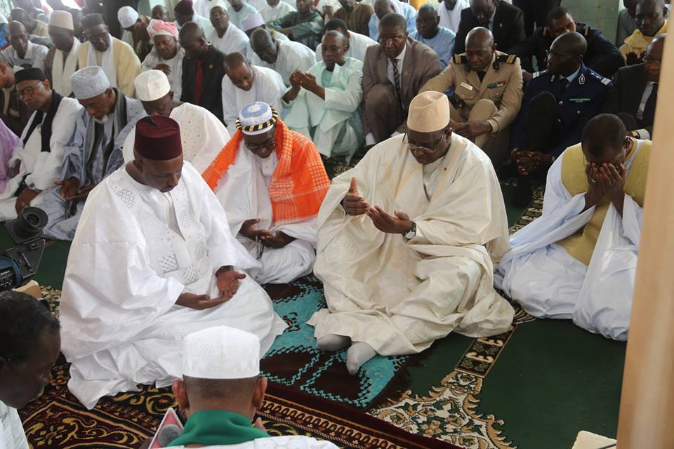 Macky Sall à la mosquée de Liberté 6 pour la prière du vendredi