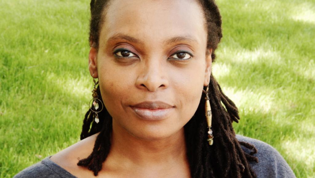 La Franco-Camerounaise Leonora Miano présente au Festival d’Avignon « Red in Blue Trilogie : Tombeau » dans le cadre du cycle « Ca va, ça va le Monde », organisé par RFI.