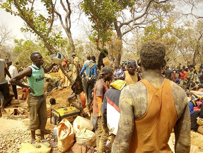 Kédougou : deux (2) orpailleurs burkinabè meurent asphyxiés dans un site