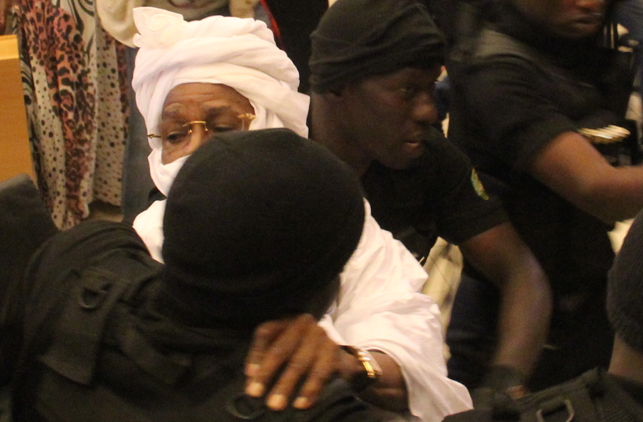 Refus de comparaître, attaques contre les CAE : Hissein Habré donne le ton de son procès