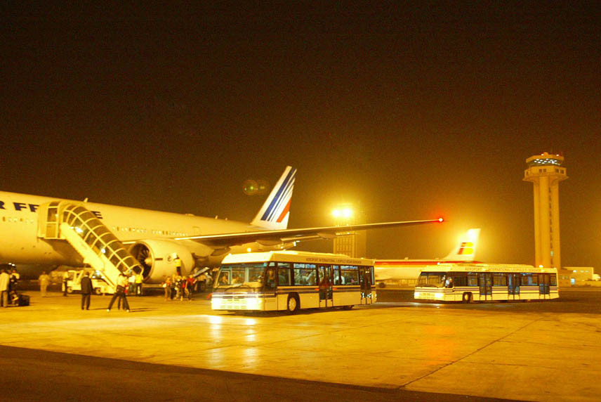 activités sur la piste de l'aéroport de Dakar