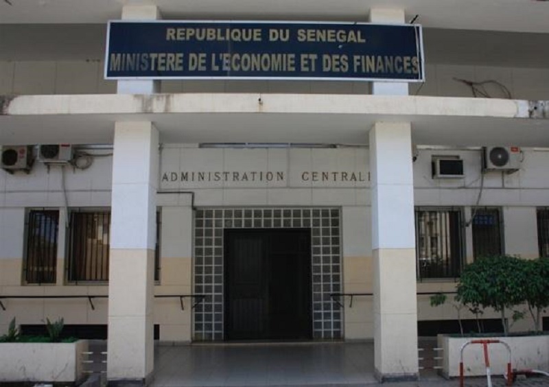 Nébuleuse au cœur de la Fonction publique: des agents nés entre les années 4978 et 8831 trouvés dans le fichier