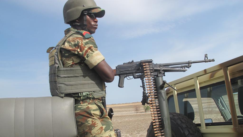 Un soldat camerounais, dans l'Extrême-Nord du Cameroun, la région où se trouve la ville de Maroua. AFP PHOTO / REINNIER KAZE