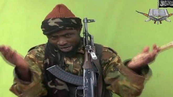 Abubakar Shekau, leader de Boko Haram. Les autorités nigérianes vérifient une offre de négociation venant de membres du groupe djihadiste.