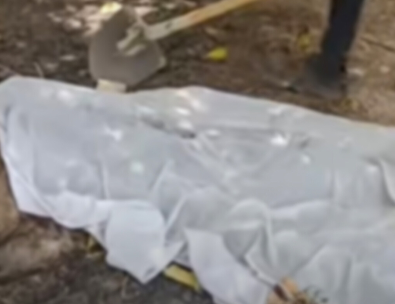 Découverte macabre à Tivaouane : un corps partiellement calciné retrouvé en pleine brousse 