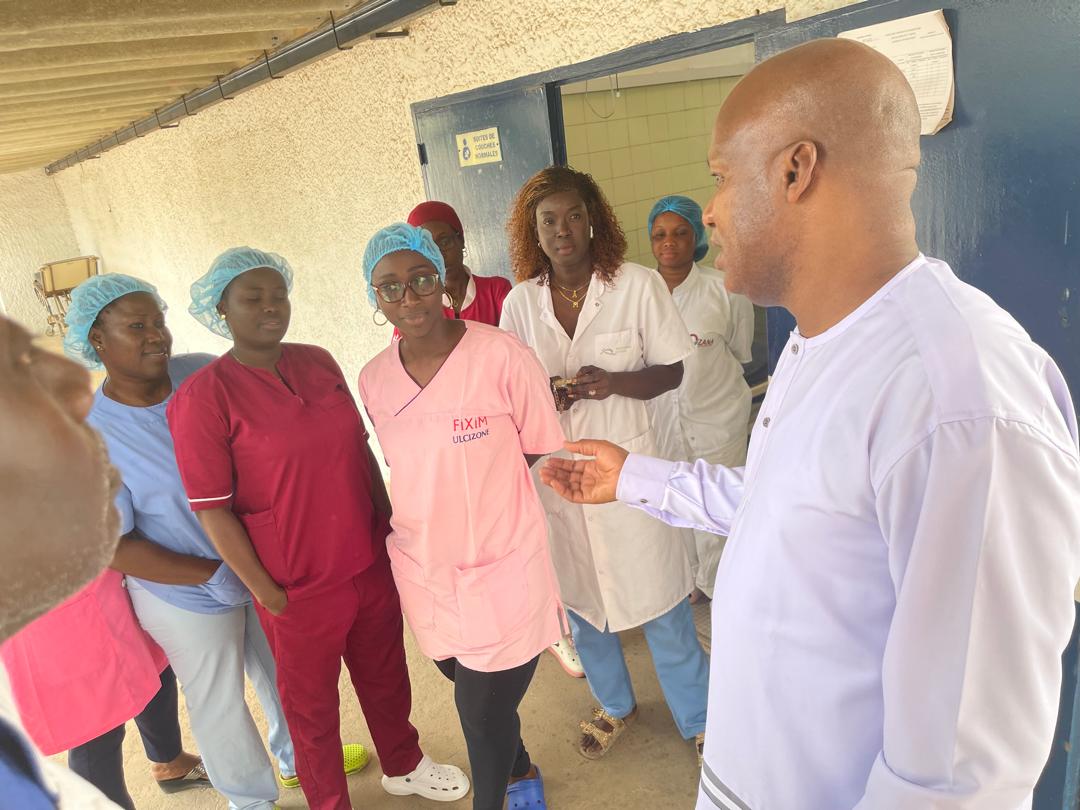 Le ministre de la Santé poursuit ses visites surprises dans les hôpitaux (photos)