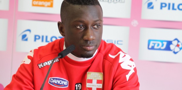 Couloir droit des Lions : la solution Youssouf Sabaly à l'étude