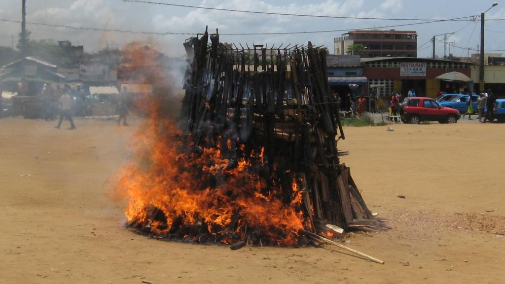 Avant les élections, la Côte d'Ivoire tente toujours de désarmer