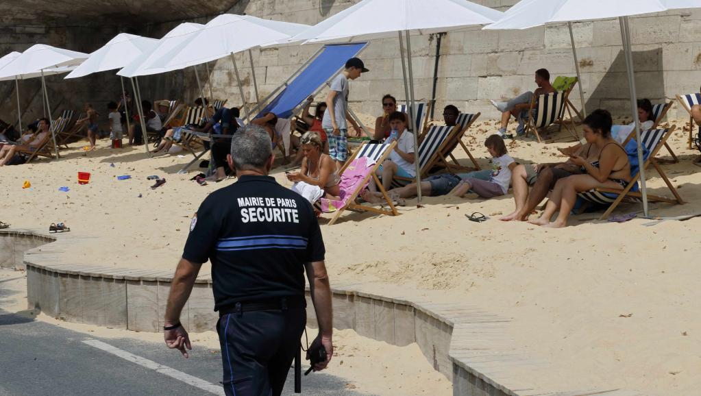 Athènes, Copacabana; Paris Plages célèbre chaque année une plage réputée du monde. Celle consacrée à Tel-Aviv se déroulera sous haute sécurité. REUTERS/Pascal Rossignol