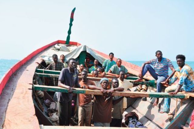 ​Zone de pêche protégée de Ngaparou : La Marine Nationale arraisonne deux pirogues