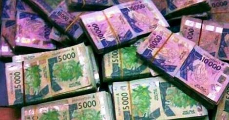 Elle subtilise les  16 millions de son père  pour faire plaisir à son copain