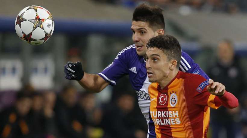 Alex Telles toujours suivi par le PSG