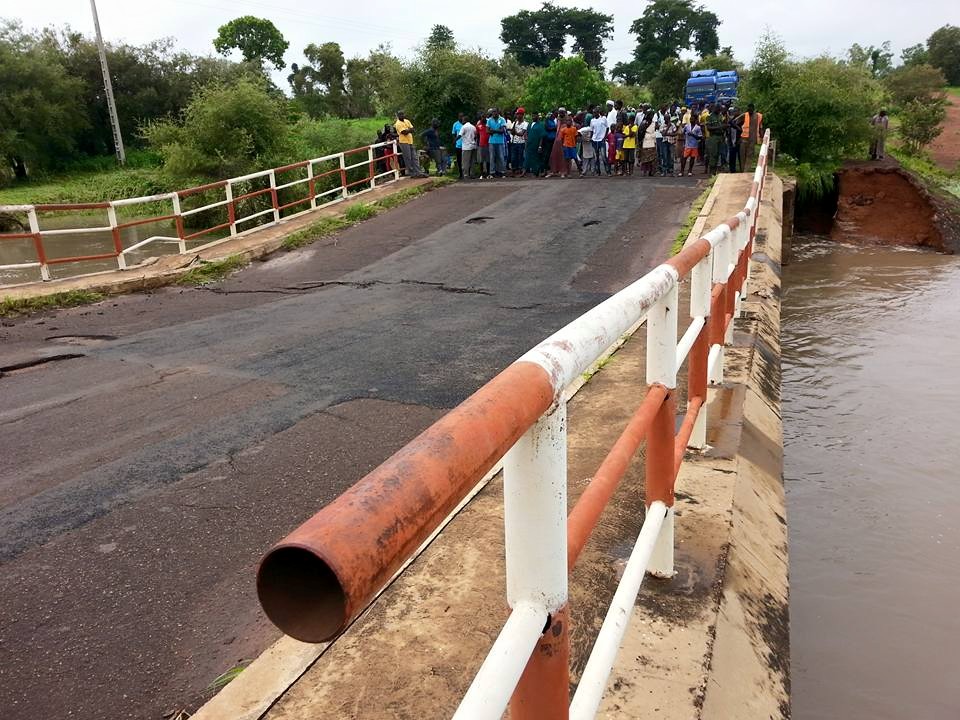 Sale temps au Sénégal : après la furie de la mer, la pluie s’y met
