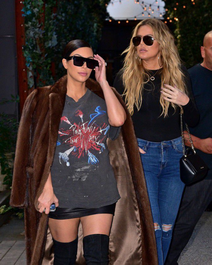 Photos : Kim Kardashian complexée par ses formes "Je cache mes gros bras et mes fesses" !
