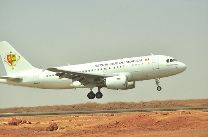 dernière minute : Macky Sall vient d’embarquer pour Ouagadougou.