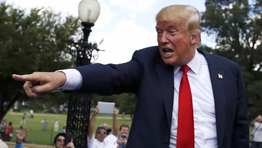 Donald Trump, candidat à l'investiture républicaine, pointe du doigt les malades mentaux qui trouveront toujours un moyen de s'armer REUTERS/Jonathan Ernst