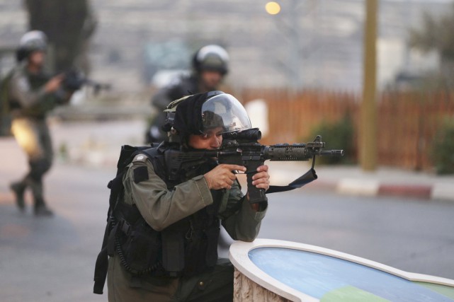 Selon le Croissant-Rouge palestinien, plus de 150 Palestiniens ont été blessés en 48 heures, touchés par des balles réelles ou des projectiles caoutchoutés de l'armée israélienne. PHOTO MOHAMAD TOROKMAN, REUTERS