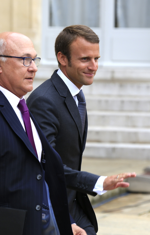 MICHEL SAPIN RÉPRIMANDE EMMANUEL MACRON : "UN MINISTRE N'EST PAS LIBRE DE SA PAROLE"