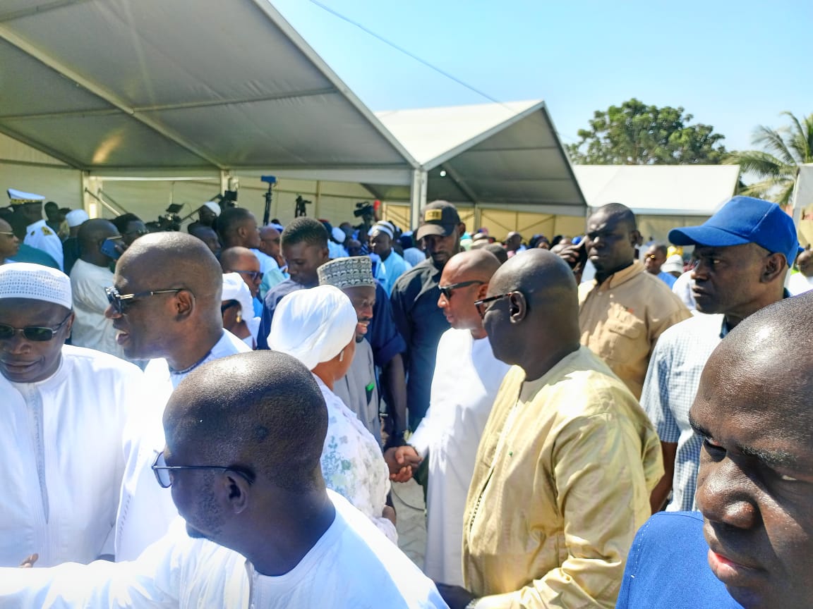 Hôpital militaire de Ouakam: les images de la levée du corps de Mamadou Moustapha Ba Hôpital militaire de Ouakam: les images de la levée du corps de Mamadou Moustapha Ba