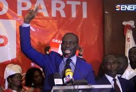Lancement de la vente des cartes du Grand parti, Malick Gakou attaque le PSE du président Sall