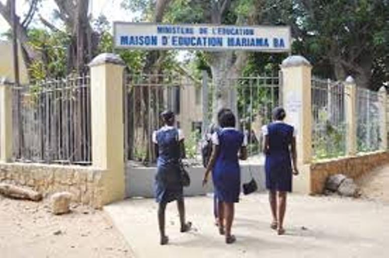 50 élèves recalées au concours d’entrée à Mariama Ba : les parents dénoncent des magouilles