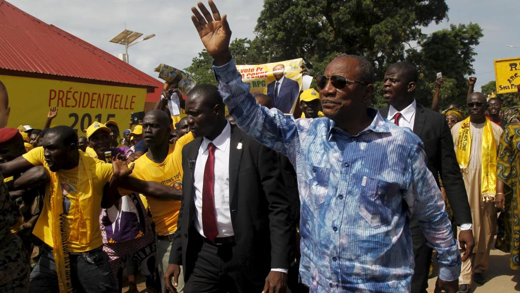 La Cour constitutionnelle de Guinée a validé la réélection du président sortant Alpha Condé, lors de la présidentielle du 11 octobre 2015.