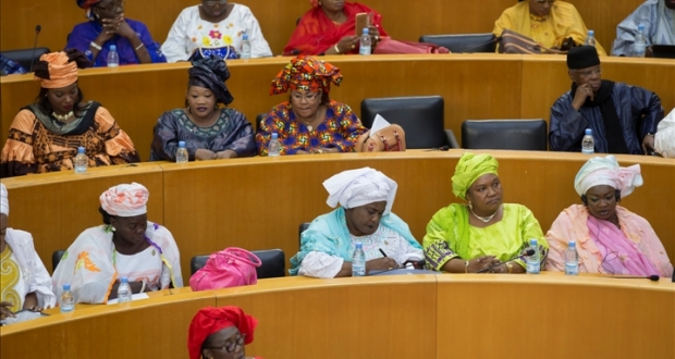 Assemblée nationale: la bagarre des députés met le peuple en rogne