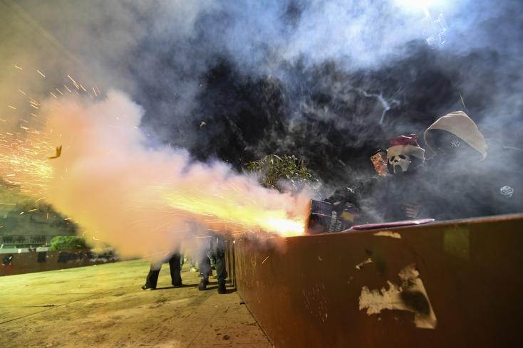 Géorgie: arrestation de 48 personnes lors des manifestations pro-Union européenne de la nuit