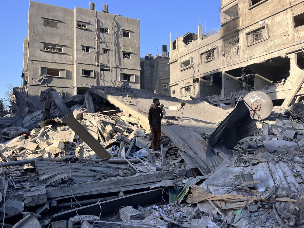 Gaza: la Défense civile fait état d'une vingtaine de morts dans des frappes israéliennes dans le nord