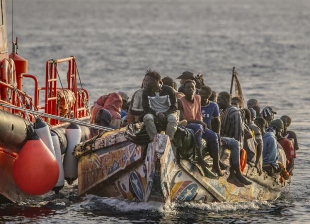 Nouveau record d’arrivées de migrants aux Canaries: déjà six morts retrouvés dans des embarcations