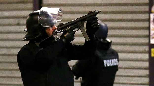 France : la police arrête trois hommes