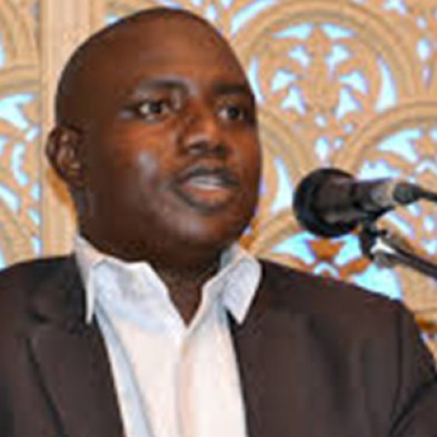 « Le débat sur la Burqa est aussi dérisoire que la question de la mini jupe »… Yoro Dia Journaliste-Politologue