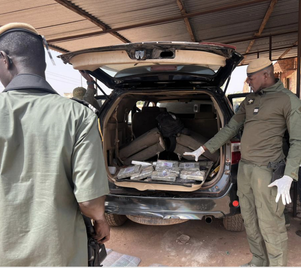 Trafic de drogue : La Brigade de recherches saisit 100 kg de haschich d'une valeur de 120 millions de FCFA dans un véhicule